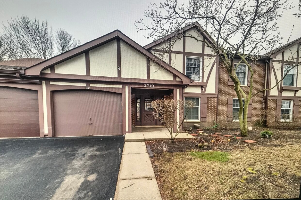 2710 Northampton Dr Unit B2, Rolling Meadows, IL 60008 Condo for Rent in Rolling Meadows, IL