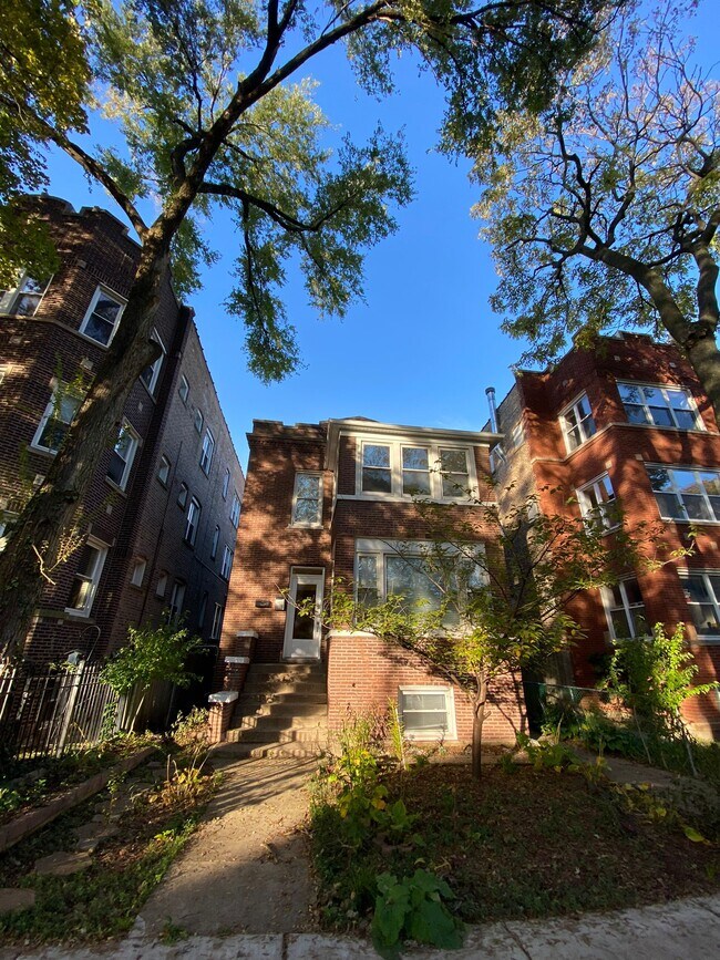 Building Photo - 4636 N Drake Ave