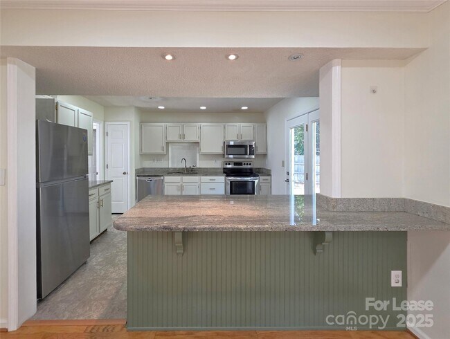 Building Photo - 7106 Spring Creek Ln