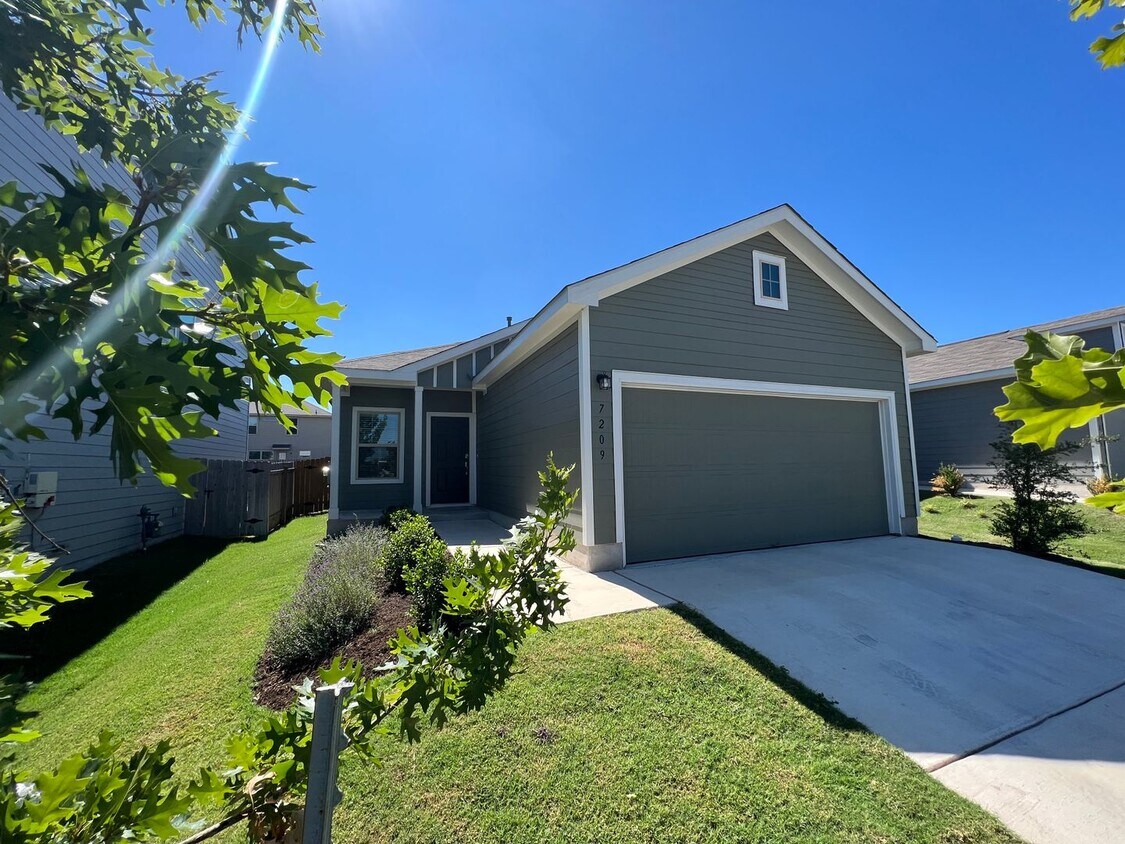 7209 Spirit Hill Rd, Austin, TX 78744 House Rental in Austin, TX