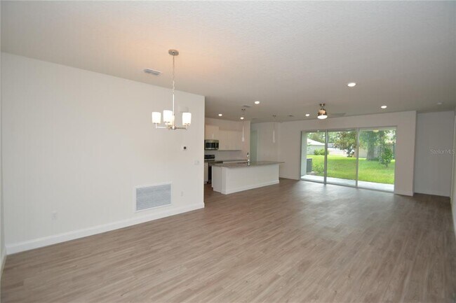 Foto del edificio - 102 Brittany Ln