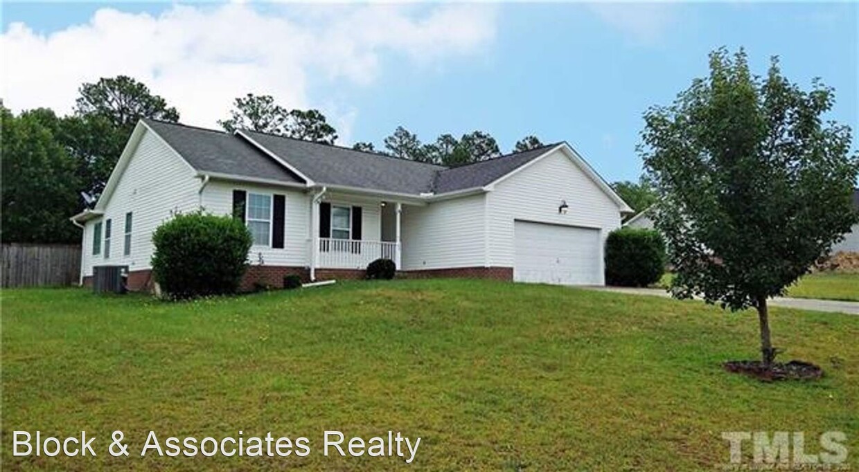 Primary Photo - 3 br, 2 bath House - 68 Sunridge Dr.