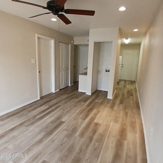 Foto del edificio - 1216 W Purdue Ave