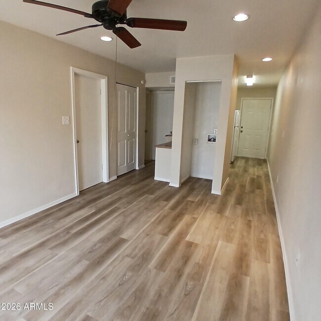 Building Photo - 1216 W Purdue Ave