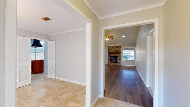 Foto del edificio - 3904 Windwood Cir