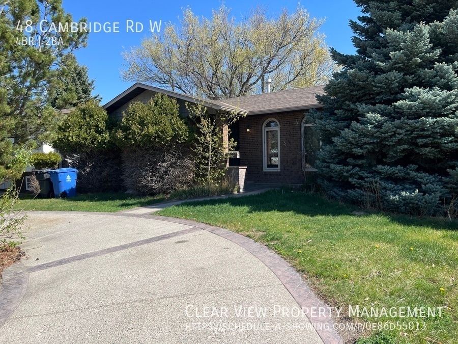 Photo principale - Charming and spacious fully detached, full...
