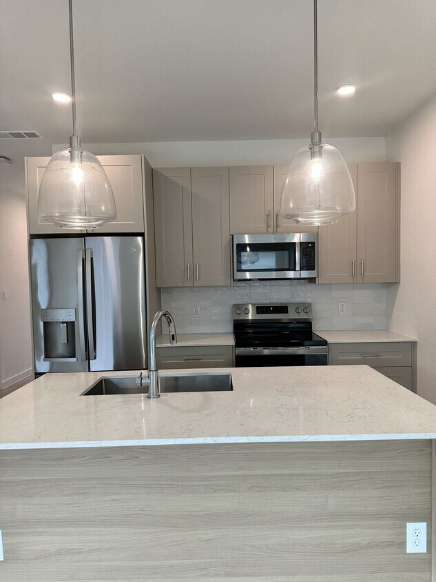 Primary Photo - 1525 Farm to Market Road 982 Apt #2435, Pr...