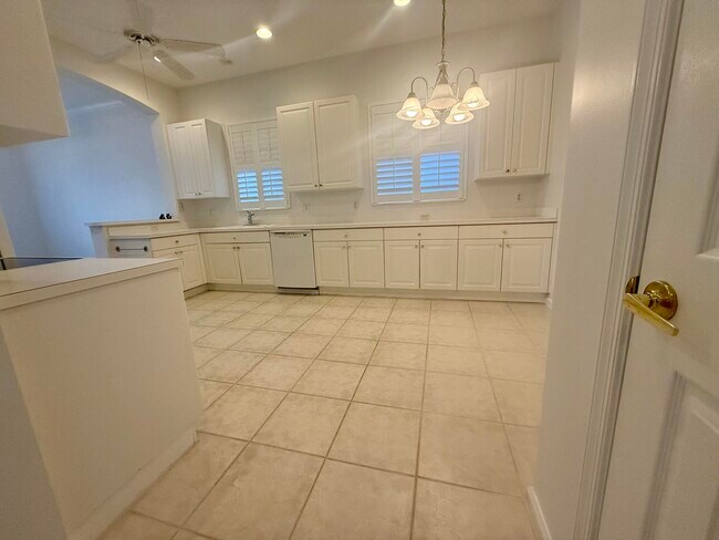 Foto del edificio - 9041 Bay Harbour Cir
