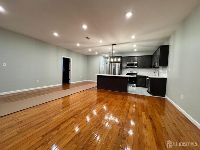 Building Photo - 61 N Grove St