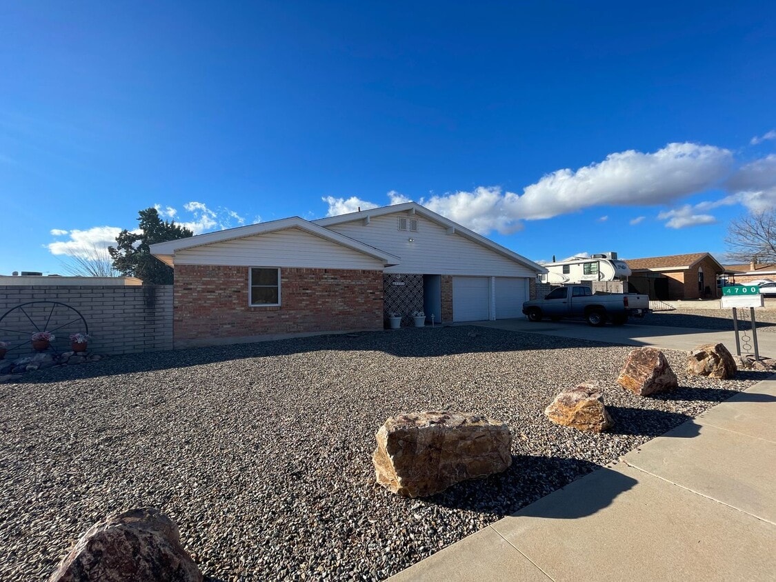 Primary Photo - 4700 Citadel Dr