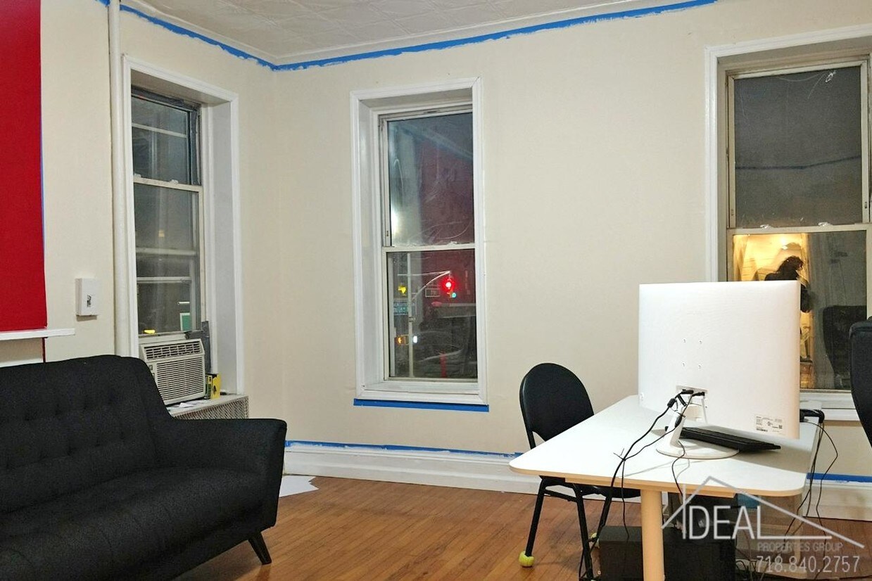 Primary Photo - 253 7th St