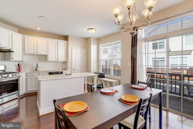 Building Photo - 2342 Huntington Station Ct
