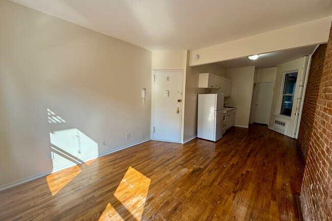Foto del edificio - 2274 Broadway