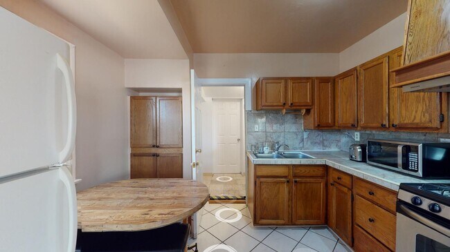 Foto del edificio - Charming Long Beach home near Scherer Park