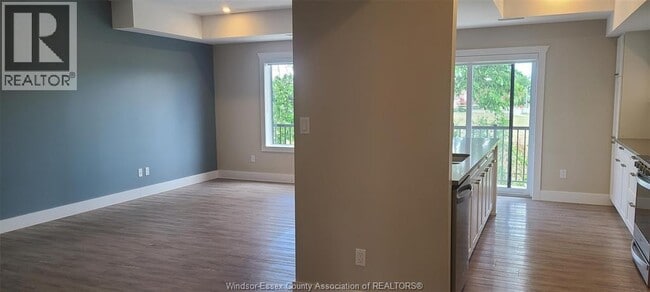 Building Photo - 550 Sandison St