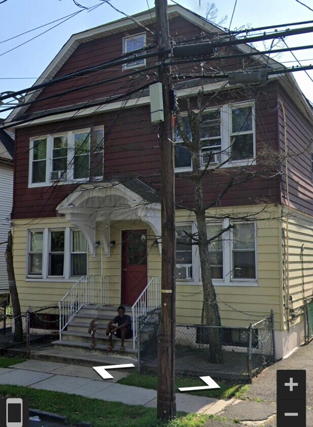 Foto principal - 709 Chandler Ave
