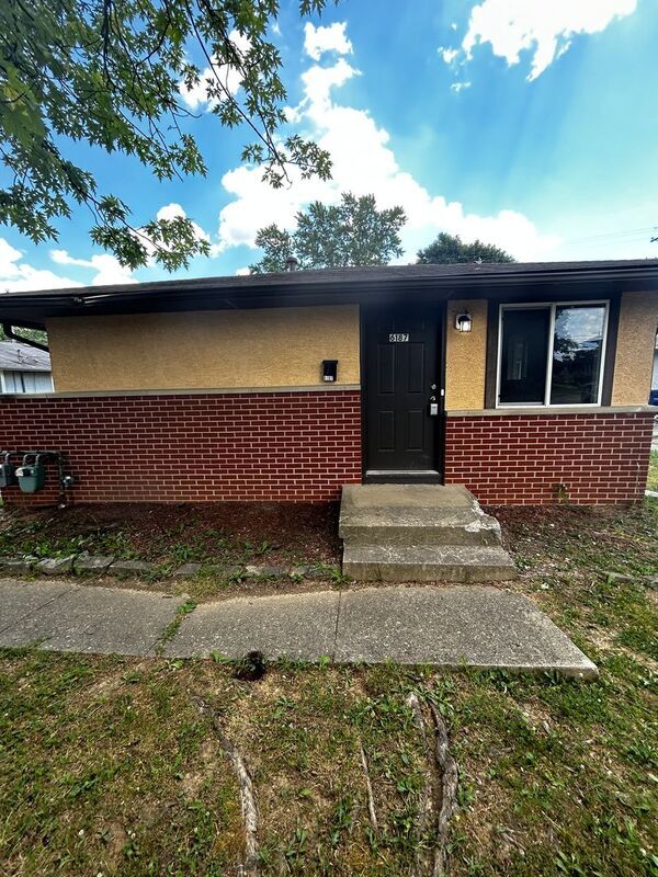 Building Photo - 6187 Ambleside Drive