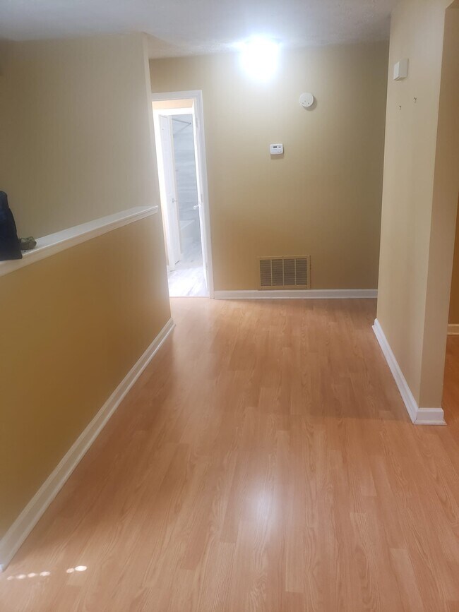 Foto del edificio - 4001 Riverlook Pkwy SE
