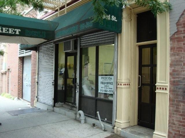 Building Photo - 437 W 53rd St