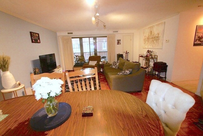 Foto del edificio - 1580 Massachusetts Ave