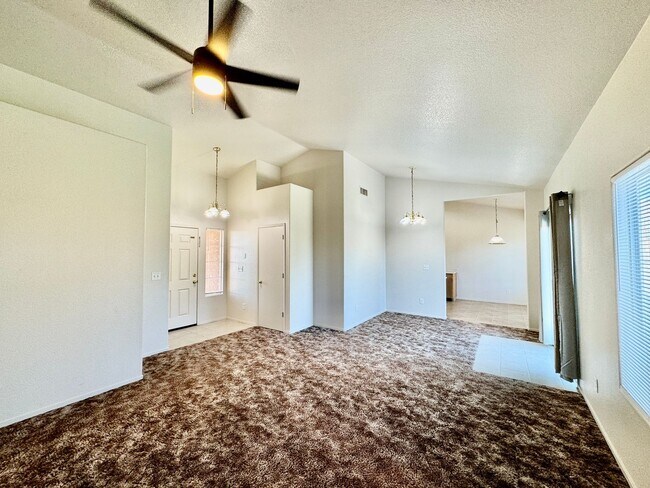 Building Photo - REDUCED!!!    FOR RENT!  3 bedroom 2 bath in Dos Palos