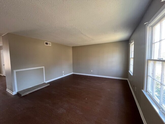 Foto del edificio - Renovated 3 Bedroom 2.5 Home for Rent!