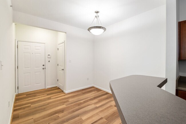 Foto del edificio - 1BR, 1Ba Condo in Walker Square