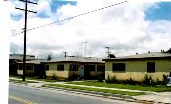 Primary Photo - 525 N Poplar Ave