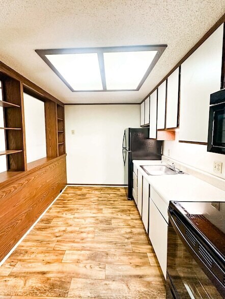 Foto del edificio - 2421 Madison St