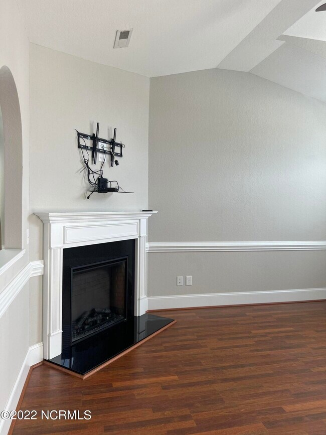 Foto del edificio - 3516 Ellsworth Dr