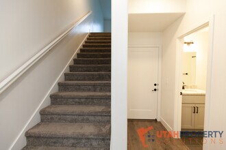 Building Photo - 468 S 700 W