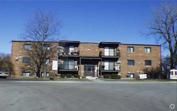 116 - 124 Drew Ln - Maple Point Apartments