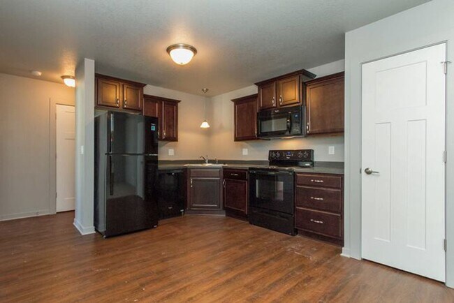 Foto del interior - Ledgestone Townhomes