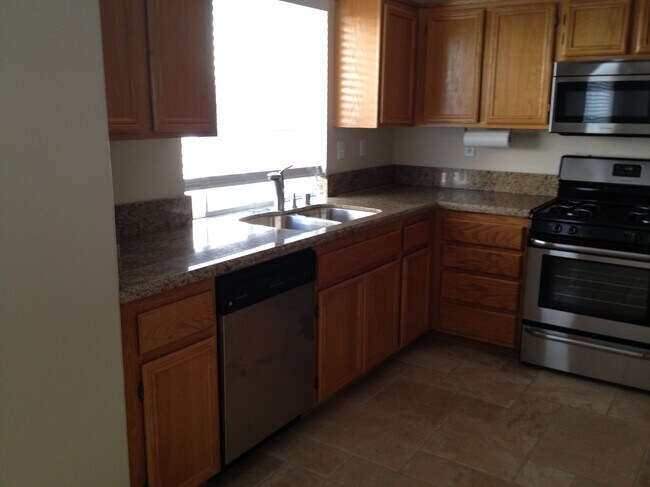 Kitchen - 10288 Wateridge Cir
