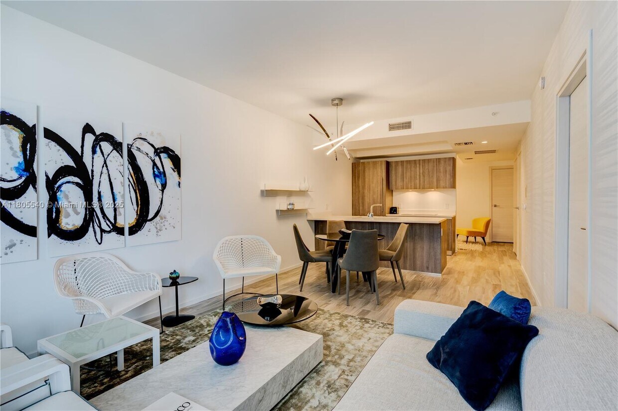 Foto principal - 801 S Miami Ave