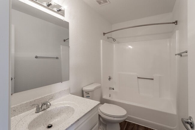 Interior Photo - Golden Sands Apartments