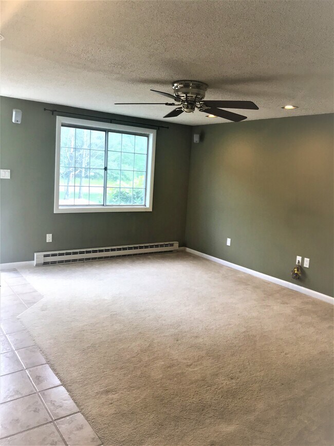 Building Photo - 18 Westford Rd