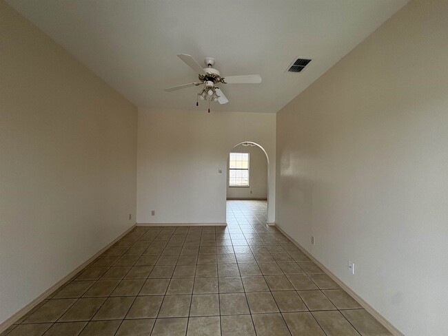 Foto del edificio - 4419 Springfield Ave