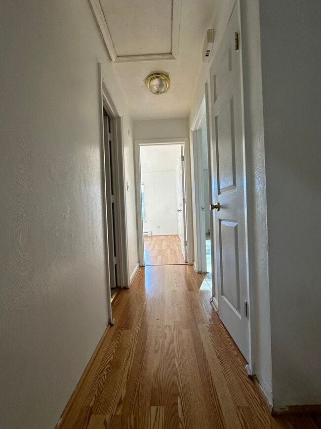 Foto del edificio - 405 E Little Creek Rd