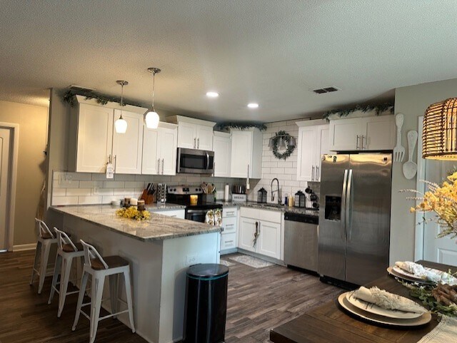 Foto del edificio - 6811 Beaverstone Dr
