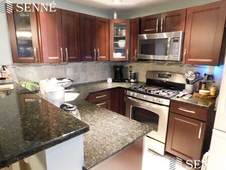 Primary Photo - 12 Fiske Ave
