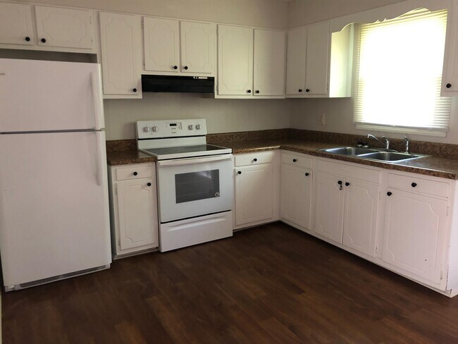 Building Photo - 1080 Old Lincolnton Crouse Rd