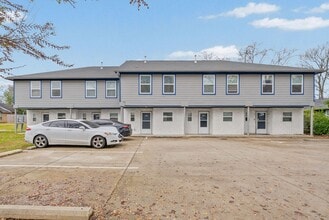 Building Photo - 4012 Delaware Ave