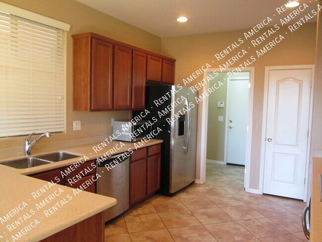 Building Photo - Gorgeous 3 Bed 2 Bath w/ Loft in S. Phoenix!