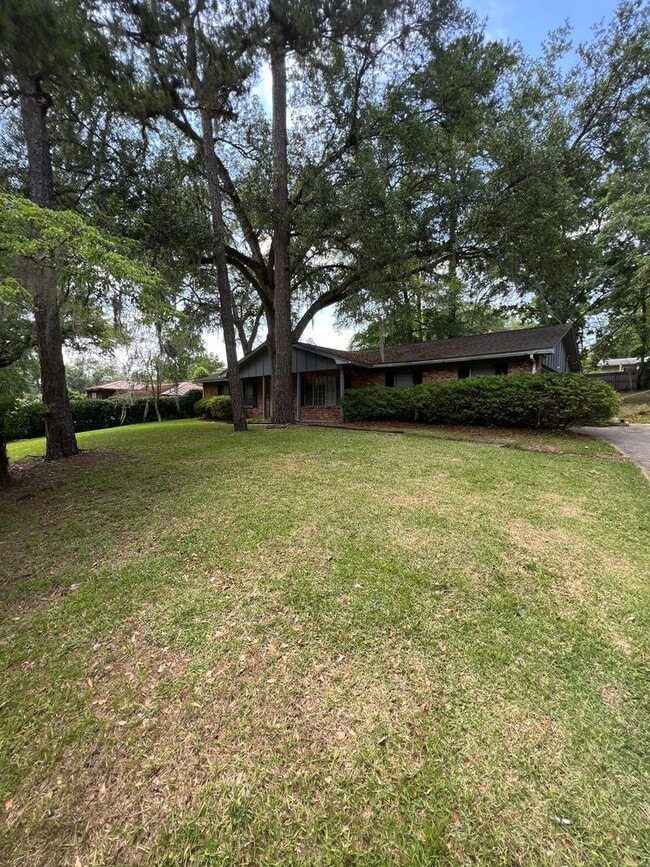 Photo - 1910 Rhonda Dr House