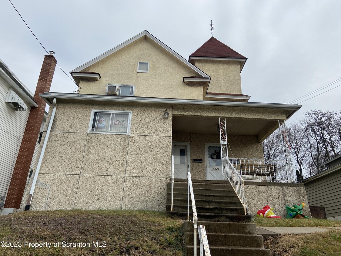 551 Chestnut St, Dunmore, PA 18512 Room for Rent in Dunmore, PA