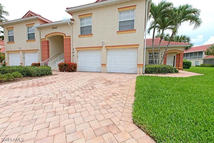 Foto principal - 25064 Peacock Ln