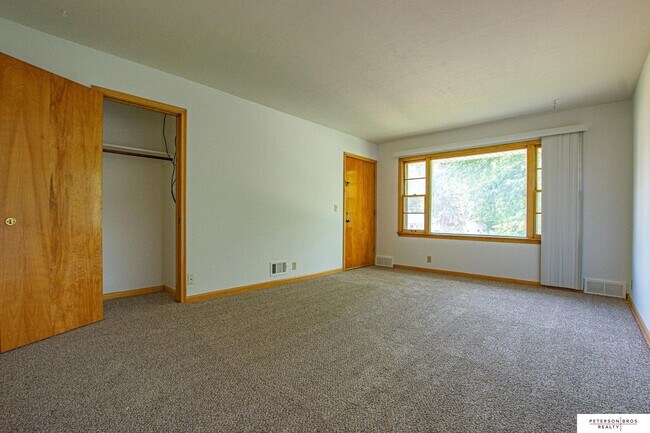 Building Photo - 3328 S 82nd Ave