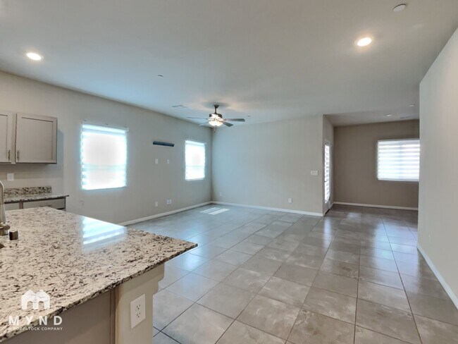 Foto del edificio - 12759 Silver Queen St