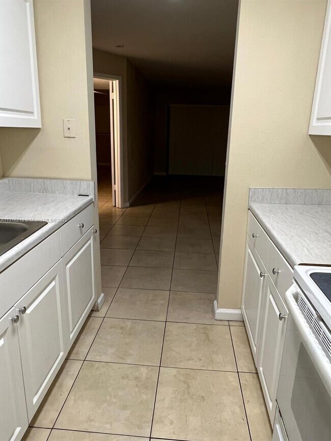 Foto del edificio - 8781 NW 39th St